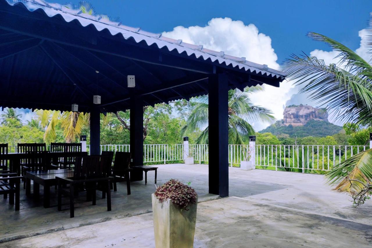 Lakmini Lodge Sigiriya Luaran gambar