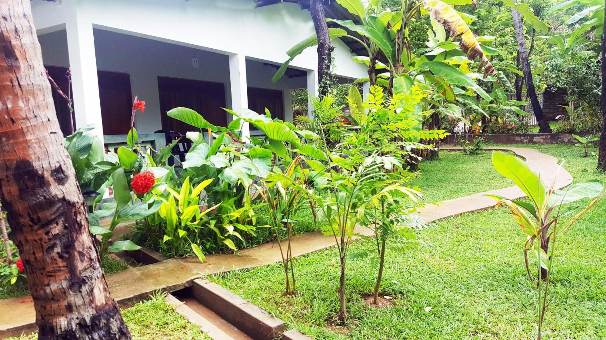 Lakmini Lodge Sigiriya Luaran gambar