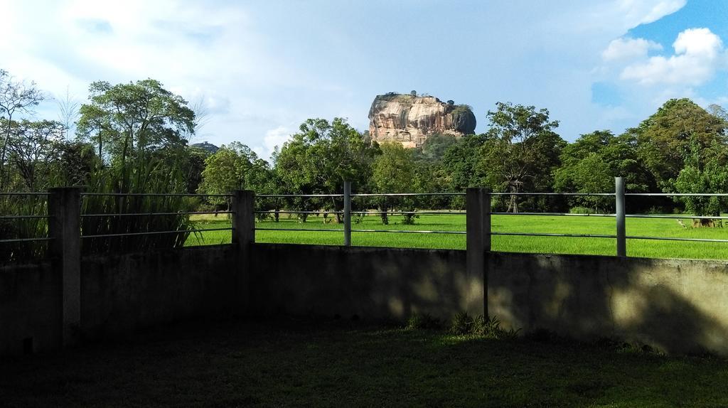 Lakmini Lodge Sigiriya Luaran gambar