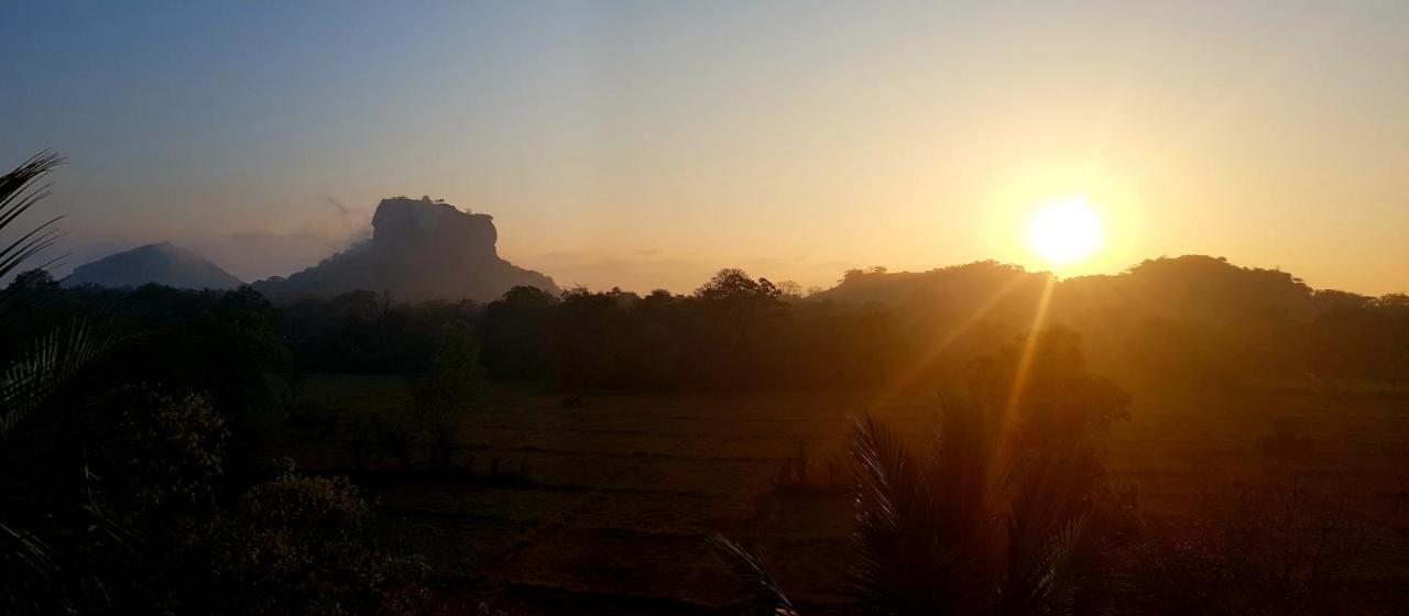 Lakmini Lodge Sigiriya Luaran gambar