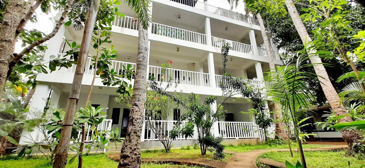 Lakmini Lodge Sigiriya Luaran gambar